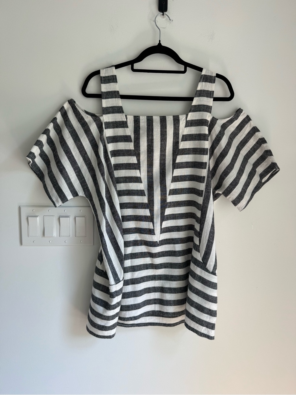 Soft Surroundings Sunset Park
Tunic Top L Linen Blend Striped
Boho Short Sleeve